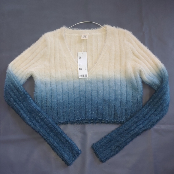 Urban Outfitters Ombré Vneck Ribbed Crop Sweater - Picture 4 of 5